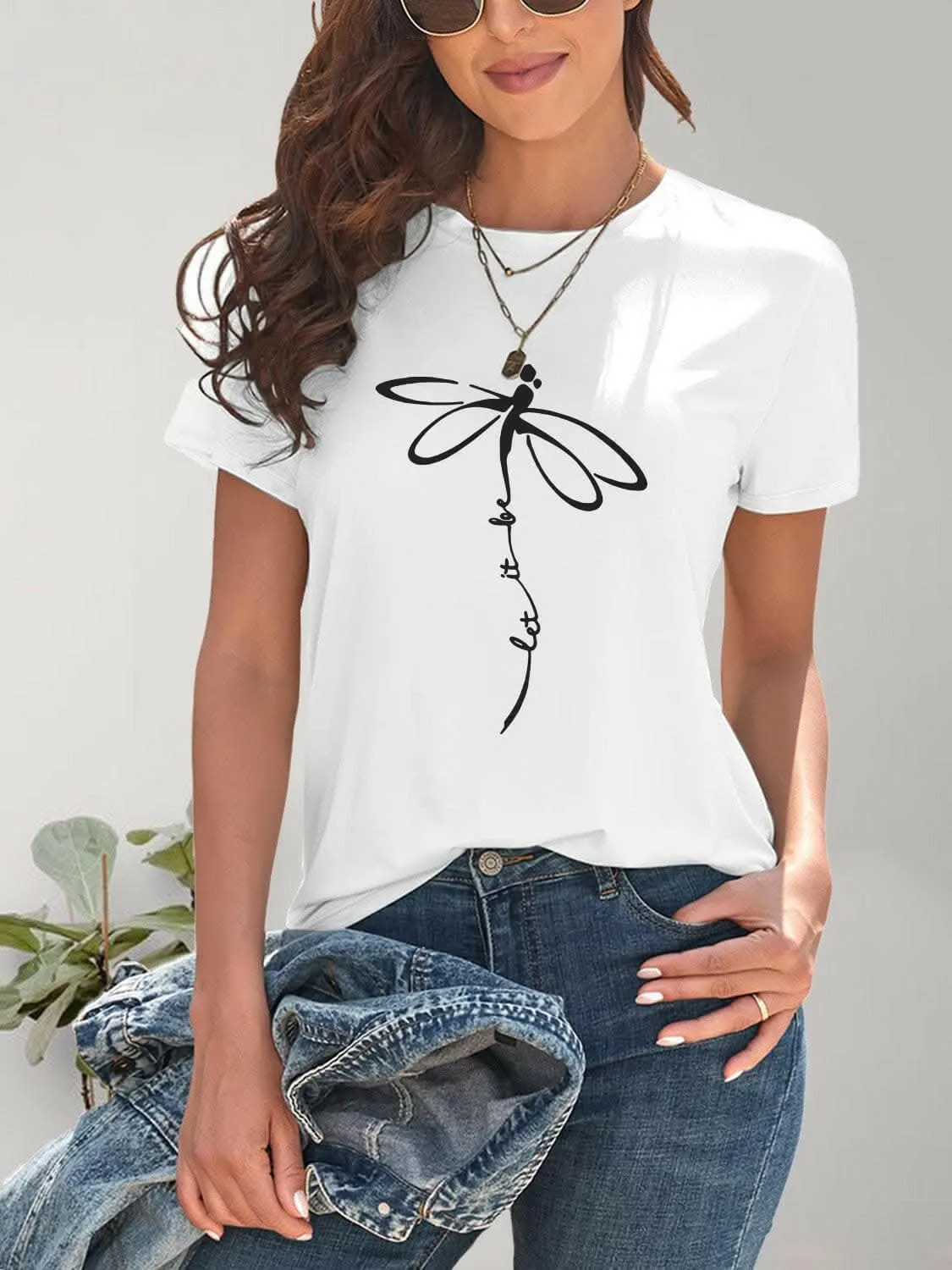Chic dragonfly graphic tee
