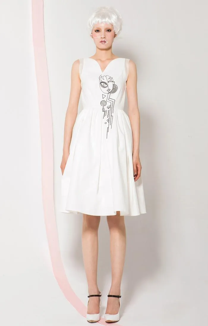 New heart-shaped collar silk embroidery sleeveless pleated full skirt white dress- Coale