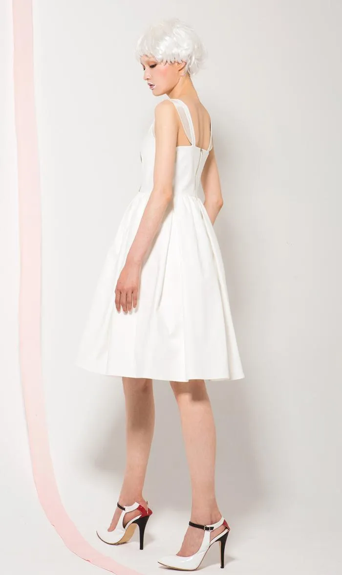 New heart-shaped collar silk embroidery sleeveless pleated full skirt white dress- Coale