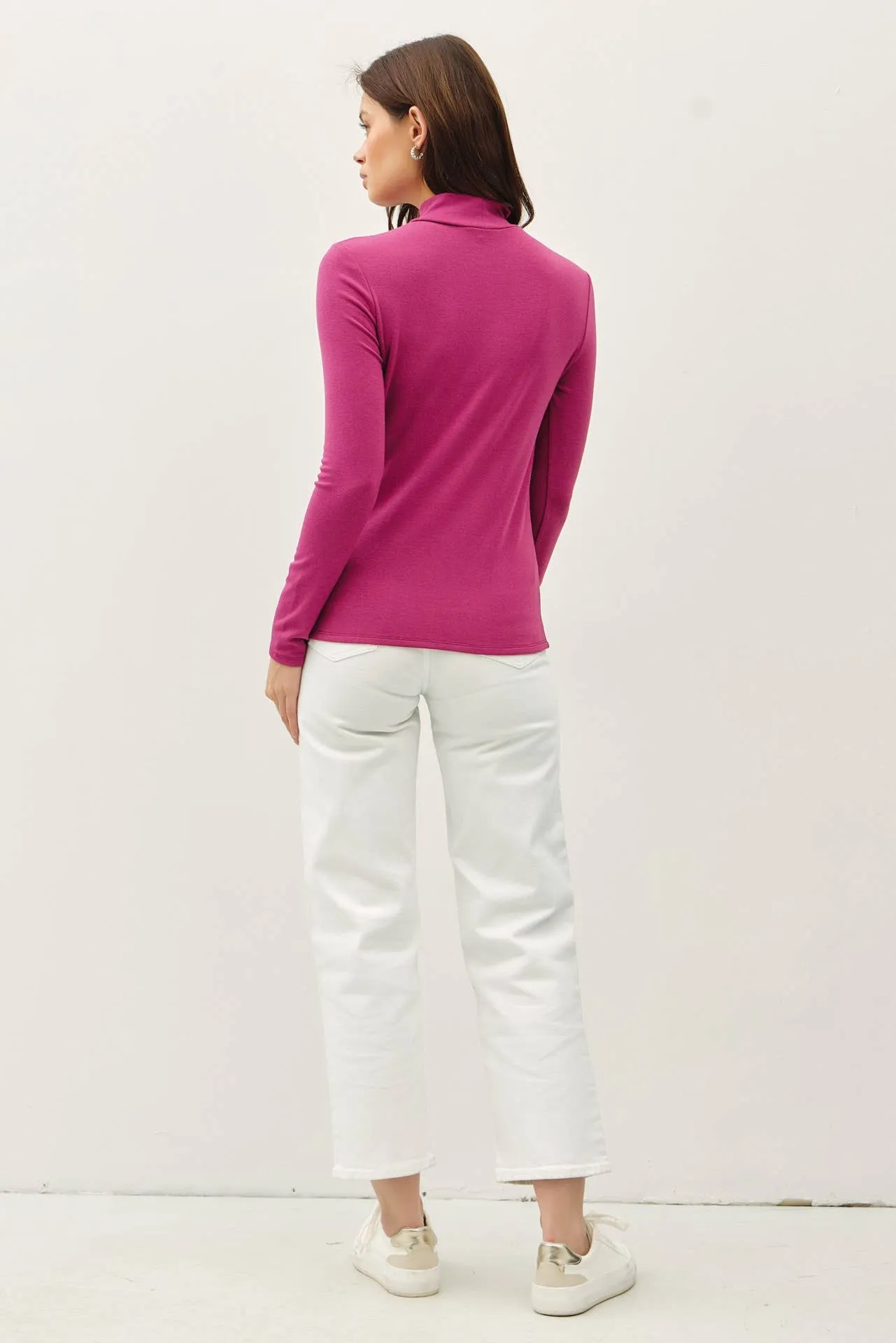 TURTLE NECK KNIT TOP