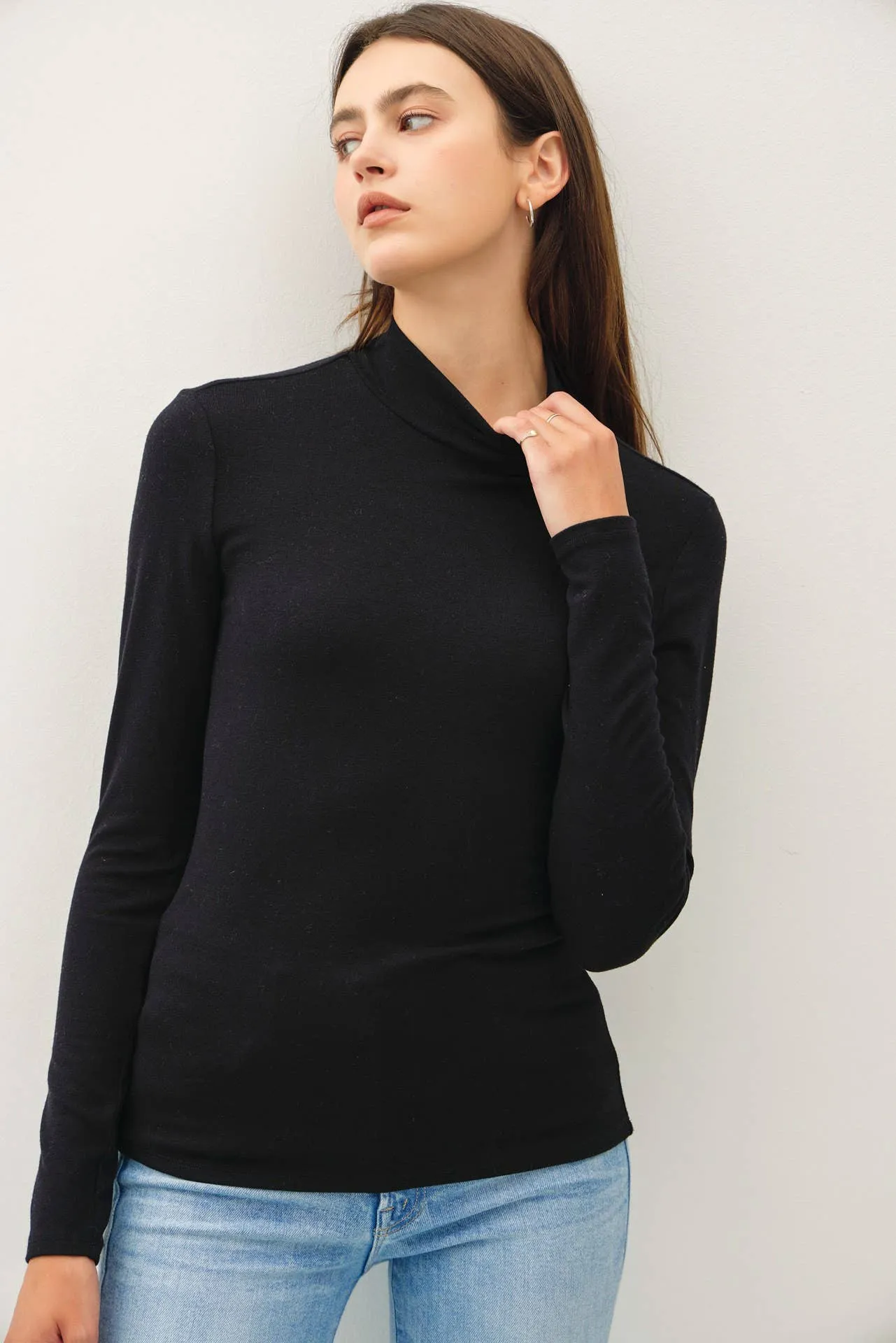 TURTLE NECK KNIT TOP
